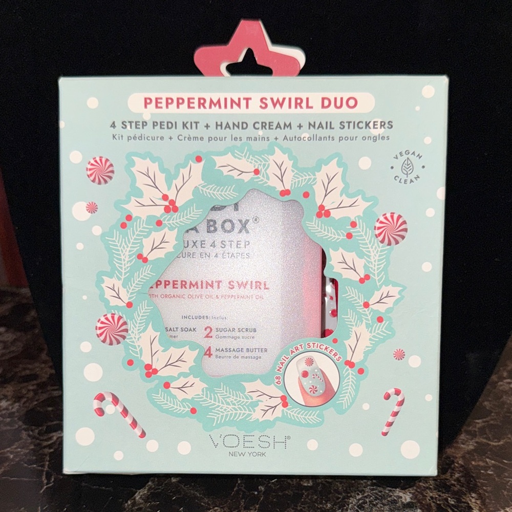 Voesh Peppermint Swirl Hand & Foot Care Set
